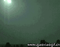 满速回放闪电 看起来咋这么像烟花