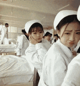 隔壁戆逆子靠砸了 他老娘现在在打听能进什么学校