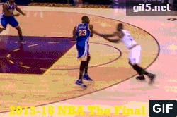 今早LBJ又垫脚了