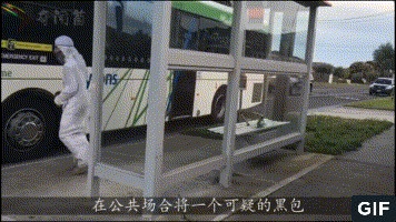 外国小伙假扮阿拉伯人往电梯里扔炸弹